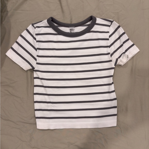 One Step Ahead Tops - One Step Ahead Kids T-Shirt - White and Black Stripes